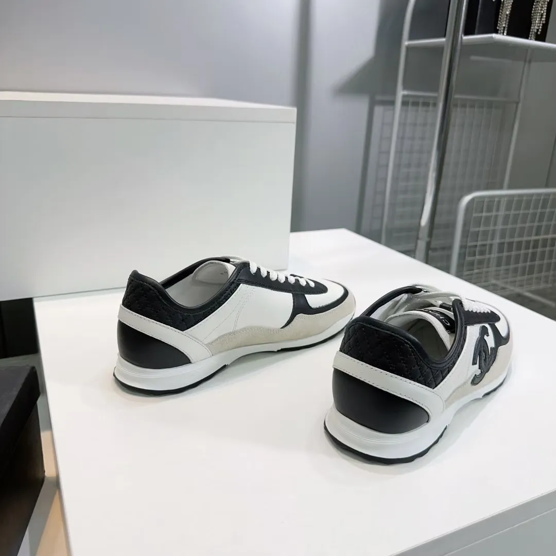 👟👟Ex-factory price 440👟👟 CHANEL Chanel 2025 new panda sneakers, color matching thick-soled casual sports shoes, upper: imported calfskin/imported suede, lining: imported sheepskin lining, outsole: TPU original outsole Size: #35-40 (40 customized, non-refundable)